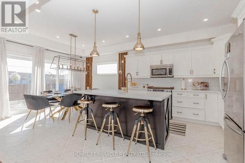 305 Hillsdale Road, Welland, ON - Indoor Photo Showing Kitchen With Upgraded Kitchen