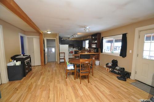 6160 Rotter Spur Road, Salmo, BC - Indoor Photo Showing Dining Room
