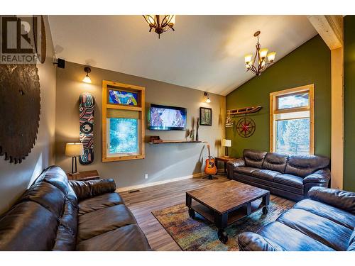 1502 Mountain View Drive Lot# 1, Revelstoke, BC - Indoor Photo Showing Living Room