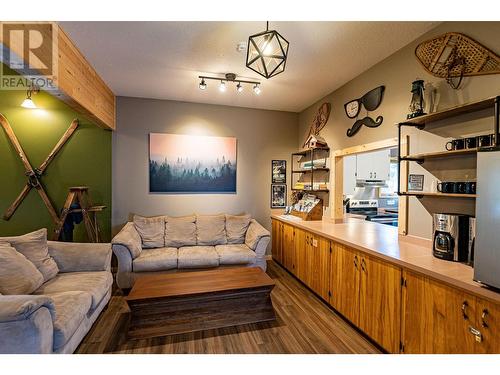 1502 Mountain View Drive Lot# 1, Revelstoke, BC - Indoor Photo Showing Living Room