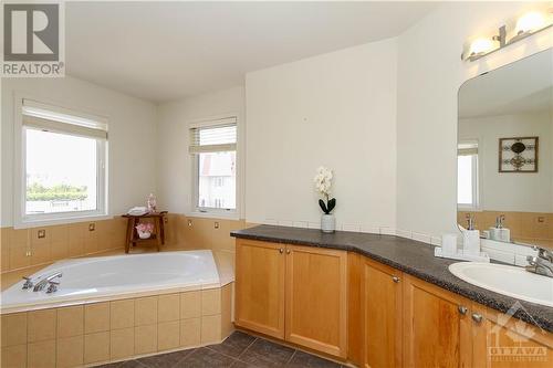 46 Whernside Terrace, Ottawa, ON - Indoor Photo Showing Bathroom