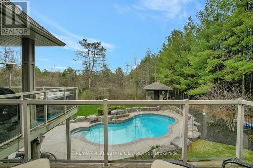 209 Hume Rd, Puslinch, ON - Outdoor With In Ground Pool