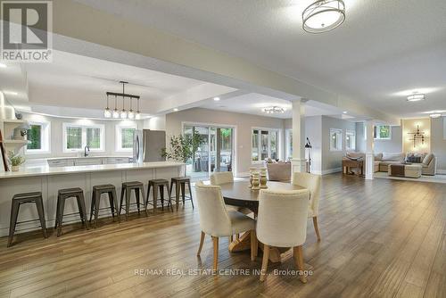 209 Hume Road, Puslinch, ON - Indoor Photo Showing Dining Room