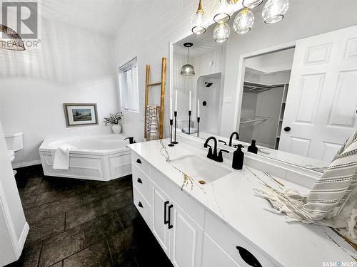 517 Aspen Drive, Swift Current, SK - Indoor Photo Showing Bathroom
