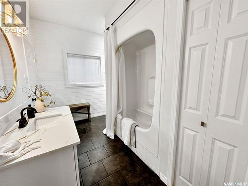 517 Aspen Drive, Swift Current, SK - Indoor Photo Showing Bathroom