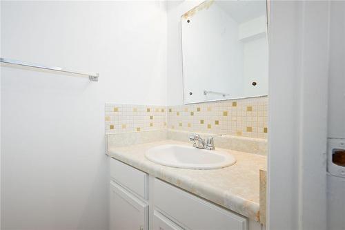 200 Aberdeen Avenue|Unit #5, Hamilton, ON - Indoor Photo Showing Bathroom