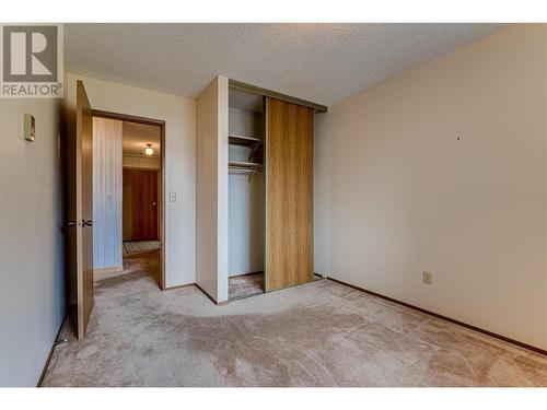 2085 Gordon Drive Unit# 208, Kelowna, BC - Indoor Photo Showing Other Room