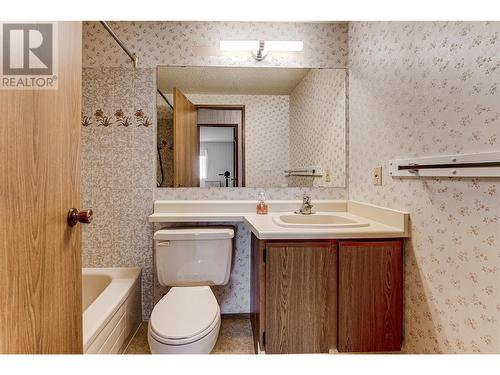 2085 Gordon Drive Unit# 208, Kelowna, BC - Indoor Photo Showing Bathroom