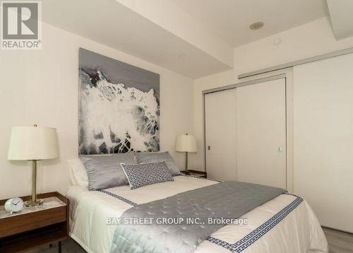 #1610 -1 Bloor St E, Toronto, ON - Indoor Photo Showing Bedroom
