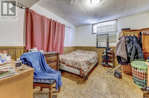 61 Shoredale Drive, Toronto, ON - Indoor Photo Showing Bedroom