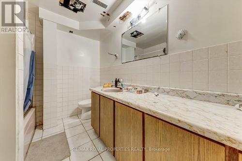61 Shoredale Drive, Toronto, ON - Indoor Photo Showing Bathroom