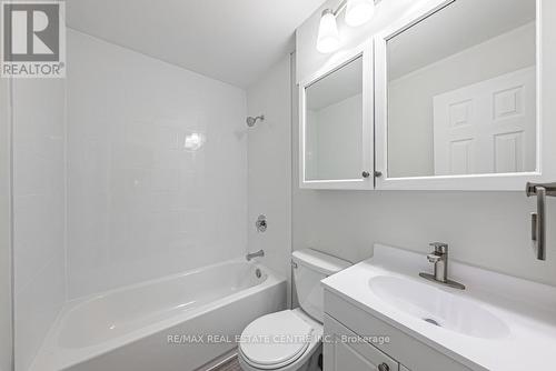 #204 -793 Colborne St, Brantford, ON - Indoor Photo Showing Bathroom