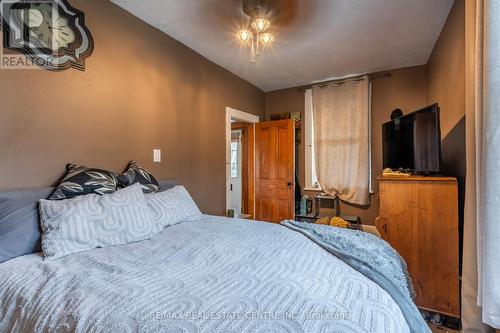 330 Shellard Lane, Brantford, ON - Indoor Photo Showing Bedroom