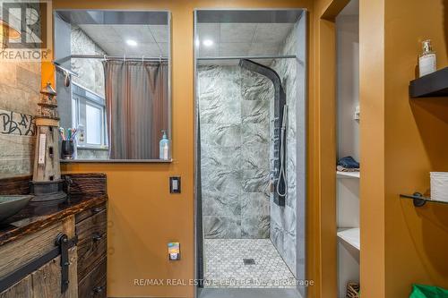 330 Shellard Lane, Brantford, ON - Indoor Photo Showing Bathroom