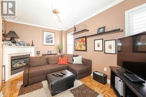 871 Fable Cres, Mississauga, ON - Indoor Photo Showing Living Room With Fireplace