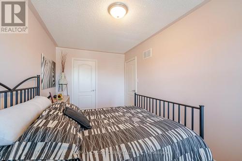 871 Fable Cres, Mississauga, ON - Indoor Photo Showing Bedroom
