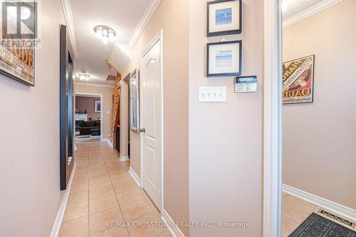 871 Fable Cres, Mississauga, ON - Indoor Photo Showing Other Room