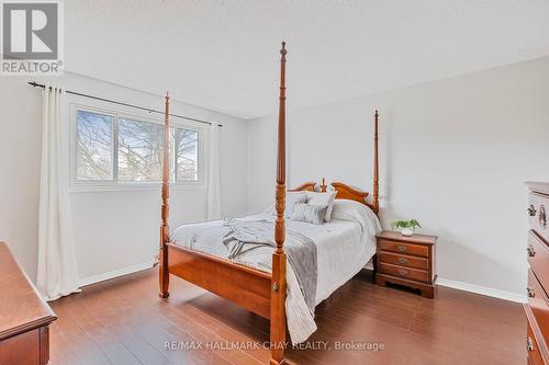 325 Kingsview Drive, Caledon, ON - Indoor Photo Showing Bedroom
