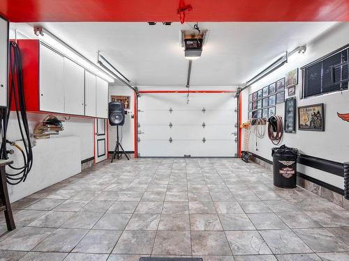 Garage - 335  - 339 Boul. Jacques-Cartier O., Longueuil (Le Vieux-Longueuil), QC - Indoor Photo Showing Garage
