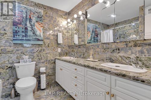 1207 - 165 Ontario Street, Kingston, ON - Indoor Photo Showing Bathroom