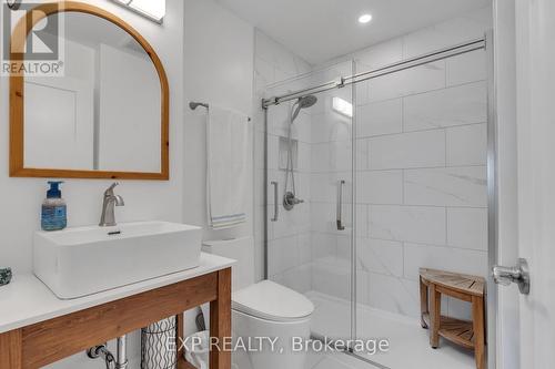 1207 - 165 Ontario Street, Kingston, ON - Indoor Photo Showing Bathroom