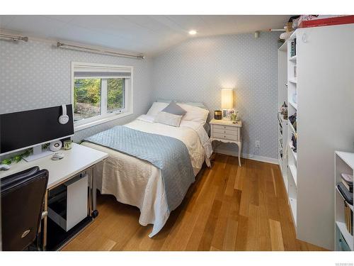 3794 Cadboro Bay Rd, Saanich, BC - Indoor Photo Showing Bedroom