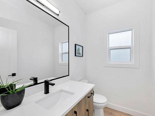 4-918 Old Esquimalt Rd, Esquimalt, BC - Indoor Photo Showing Bathroom