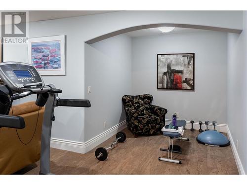4450 Gordon Drive Unit# 105, Kelowna, BC - Indoor Photo Showing Gym Room
