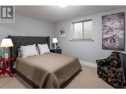 4450 Gordon Drive Unit# 105, Kelowna, BC - Indoor Photo Showing Bedroom