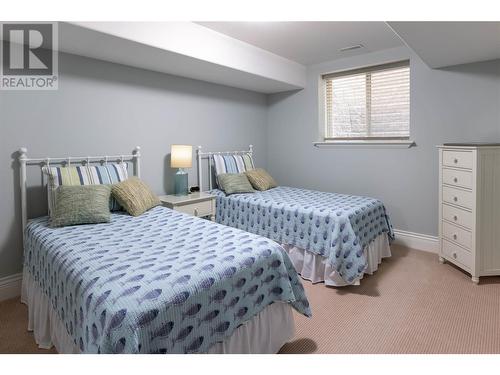 4450 Gordon Drive Unit# 105, Kelowna, BC - Indoor Photo Showing Bedroom