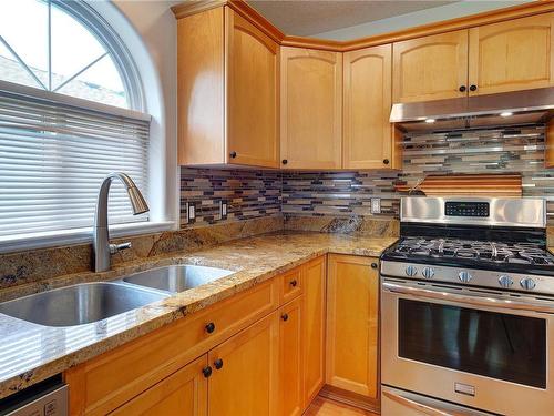 217 Hamilton Ave, Parksville, BC - Indoor Photo Showing Kitchen With Double Sink