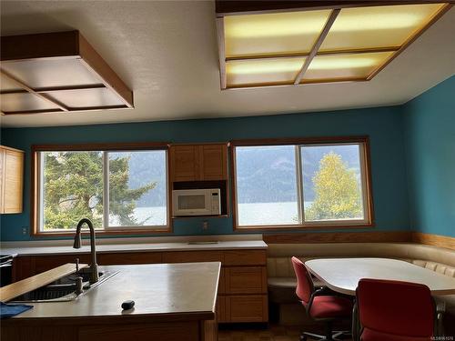 940 Marine Terr, Port Alice, BC - Indoor Photo Showing Kitchen With Double Sink