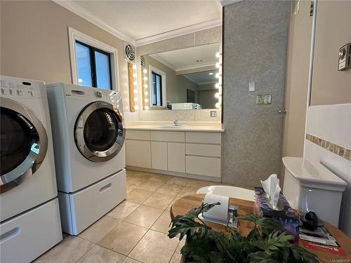 940 Marine Terr, Port Alice, BC - Indoor Photo Showing Laundry Room