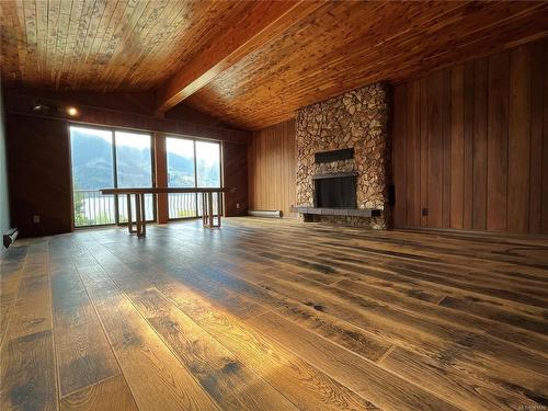 940 Marine Terr, Port Alice, BC - Indoor With Fireplace