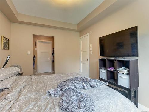 305-6591 Lincroft Rd, Sooke, BC - Indoor Photo Showing Bedroom