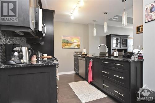 310 Centrum Boulevard Unit#609, Orleans, ON - Indoor Photo Showing Kitchen With Upgraded Kitchen