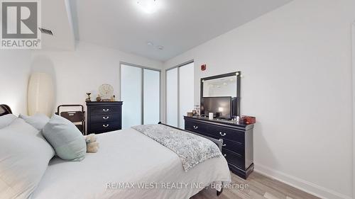 118 - 50 Lakebreeze Drive, Clarington, ON - Indoor Photo Showing Bedroom