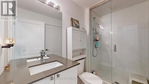 118 - 50 Lakebreeze Drive, Clarington, ON - Indoor Photo Showing Bathroom