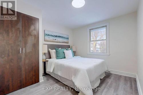 15 Vanbrugh Ave, Toronto, ON - Indoor Photo Showing Bedroom