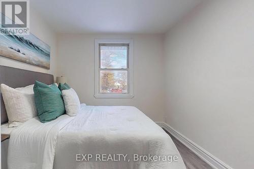 15 Vanbrugh Ave, Toronto, ON - Indoor Photo Showing Bedroom
