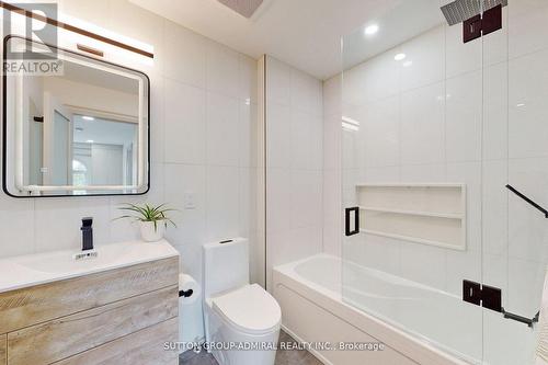 470 Doubletree Lane, Newmarket, ON - Indoor Photo Showing Bathroom