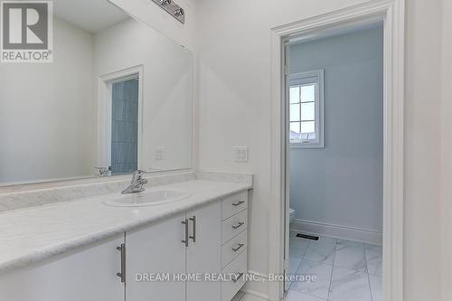 105 Prairie Rose Dr, Richmond Hill, ON - Indoor Photo Showing Bathroom