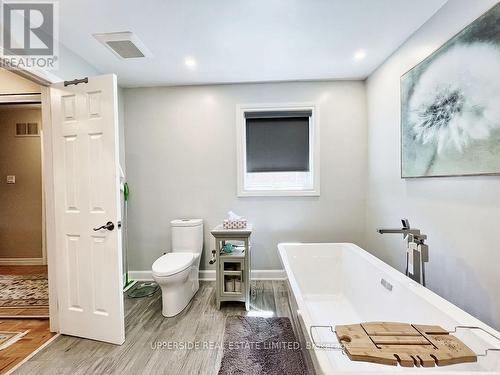 30 Stemmle Drive, Aurora, ON - Indoor Photo Showing Bathroom