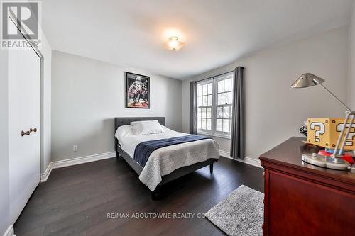 4511 Tremineer Avenue, Burlington, ON - Indoor Photo Showing Bedroom