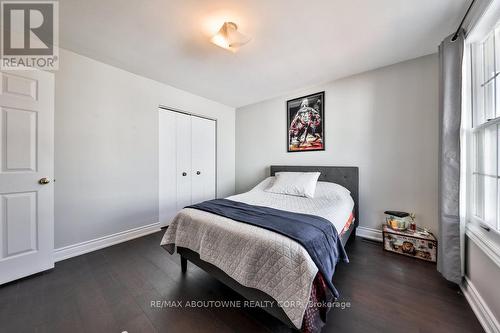 4511 Tremineer Avenue, Burlington, ON - Indoor Photo Showing Bedroom