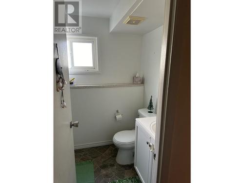 795 Rutland Road S, Kelowna, BC - Indoor Photo Showing Bathroom