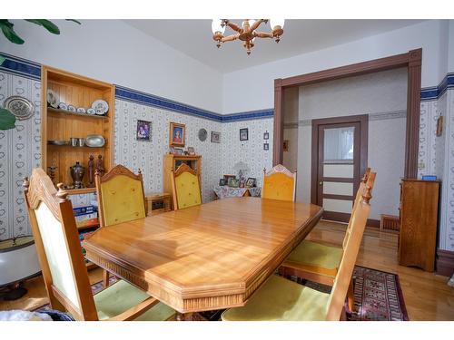 920 Edgewood Avenue, Nelson, BC - Indoor Photo Showing Dining Room