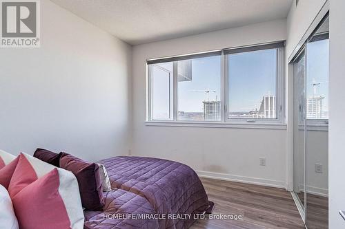 4204 - 4065 Confederation Parkway E, Mississauga, ON - Indoor Photo Showing Bedroom