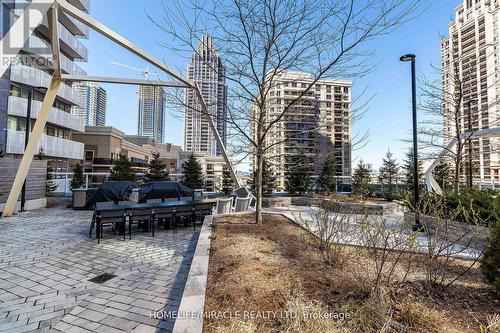 4204 - 4065 Confederation Parkway E, Mississauga, ON - Outdoor