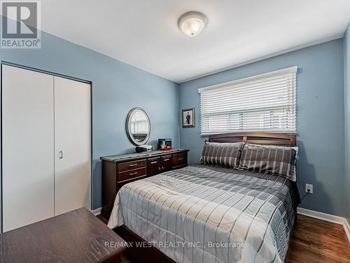 40 Wintergreen Rd, Toronto, ON - Indoor Photo Showing Bedroom